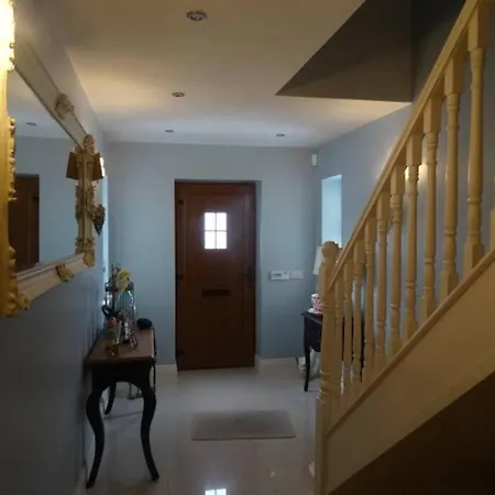 Everest Apartment
